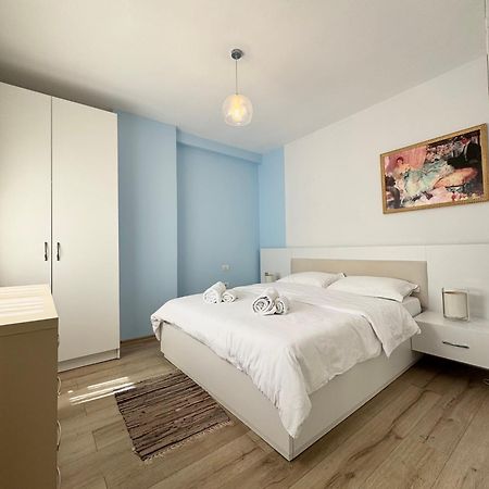 Apartment In The New Bazaar Of Tirana - Hana Blu Bagian luar foto